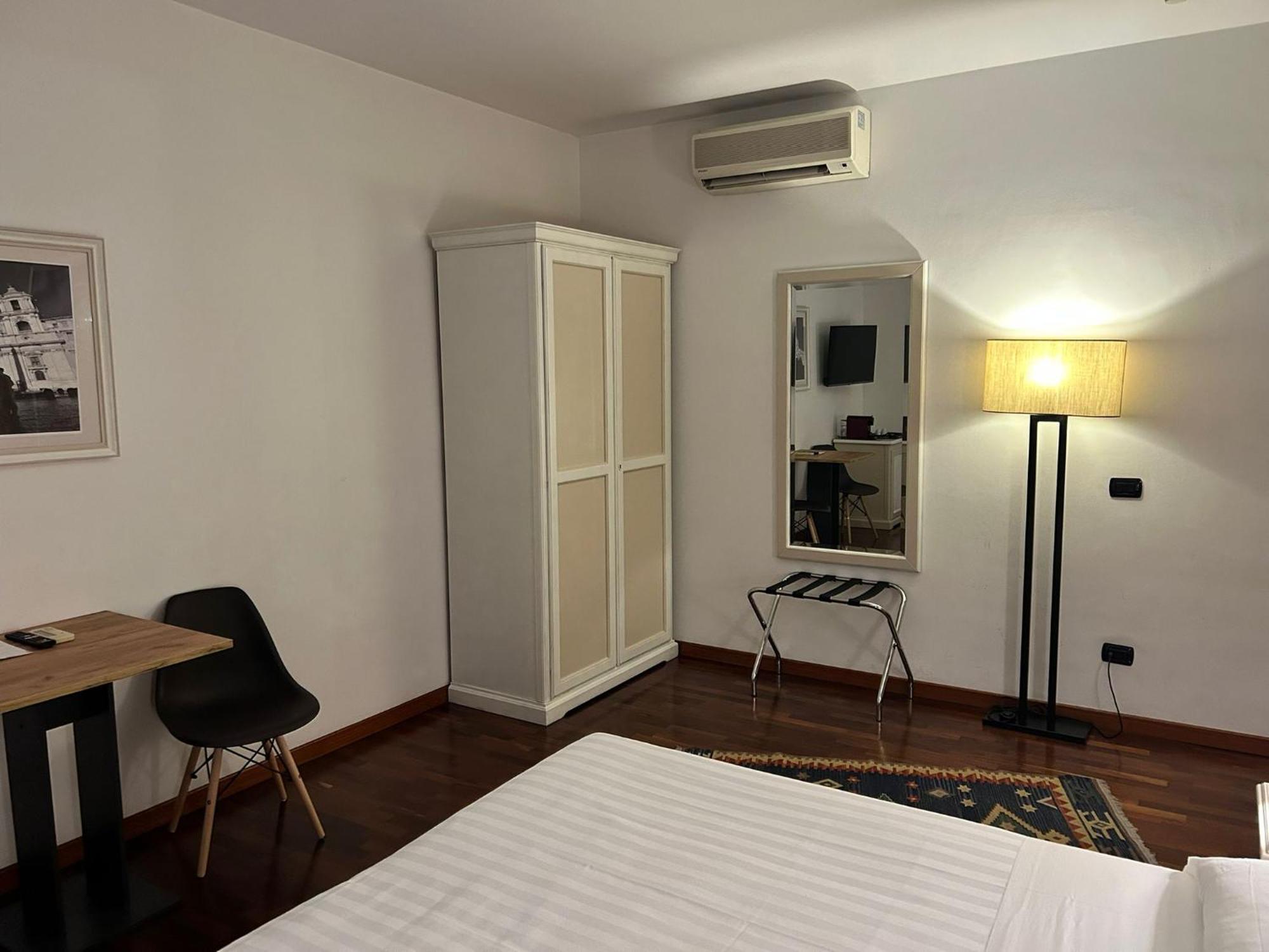 Inn Rome Rooms & Suites Bagian luar foto