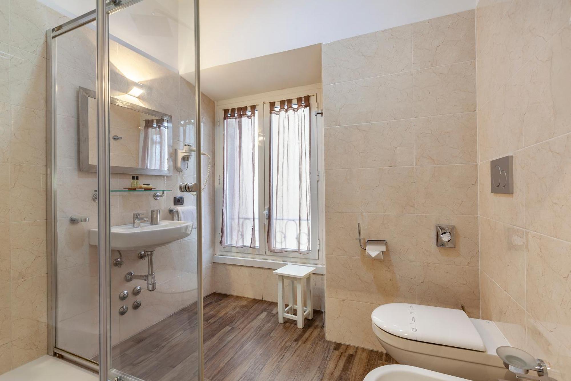 Inn Rome Rooms & Suites Bagian luar foto