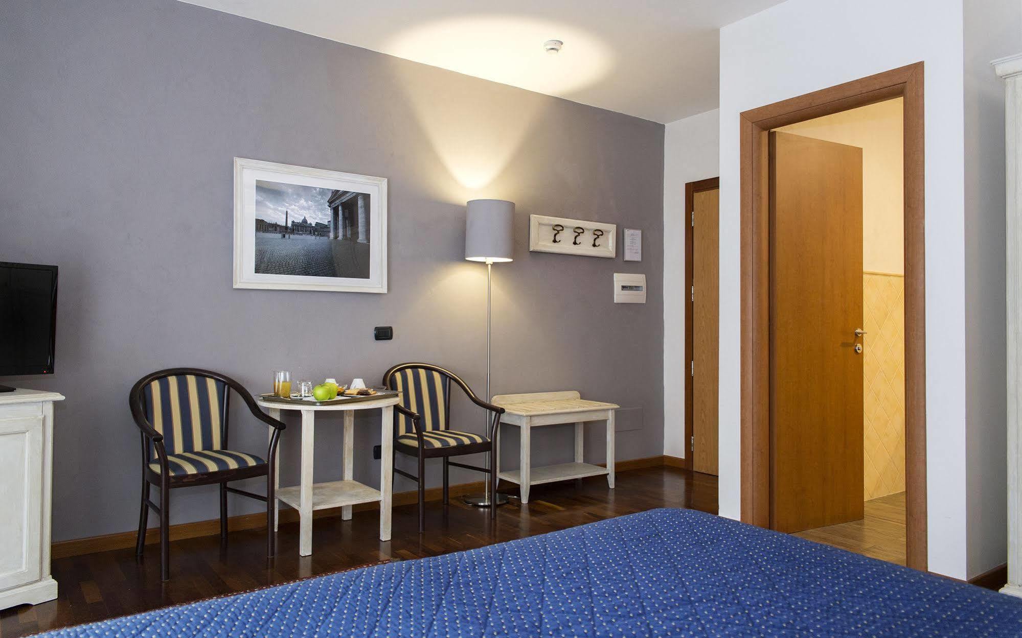 Inn Rome Rooms & Suites Bagian luar foto