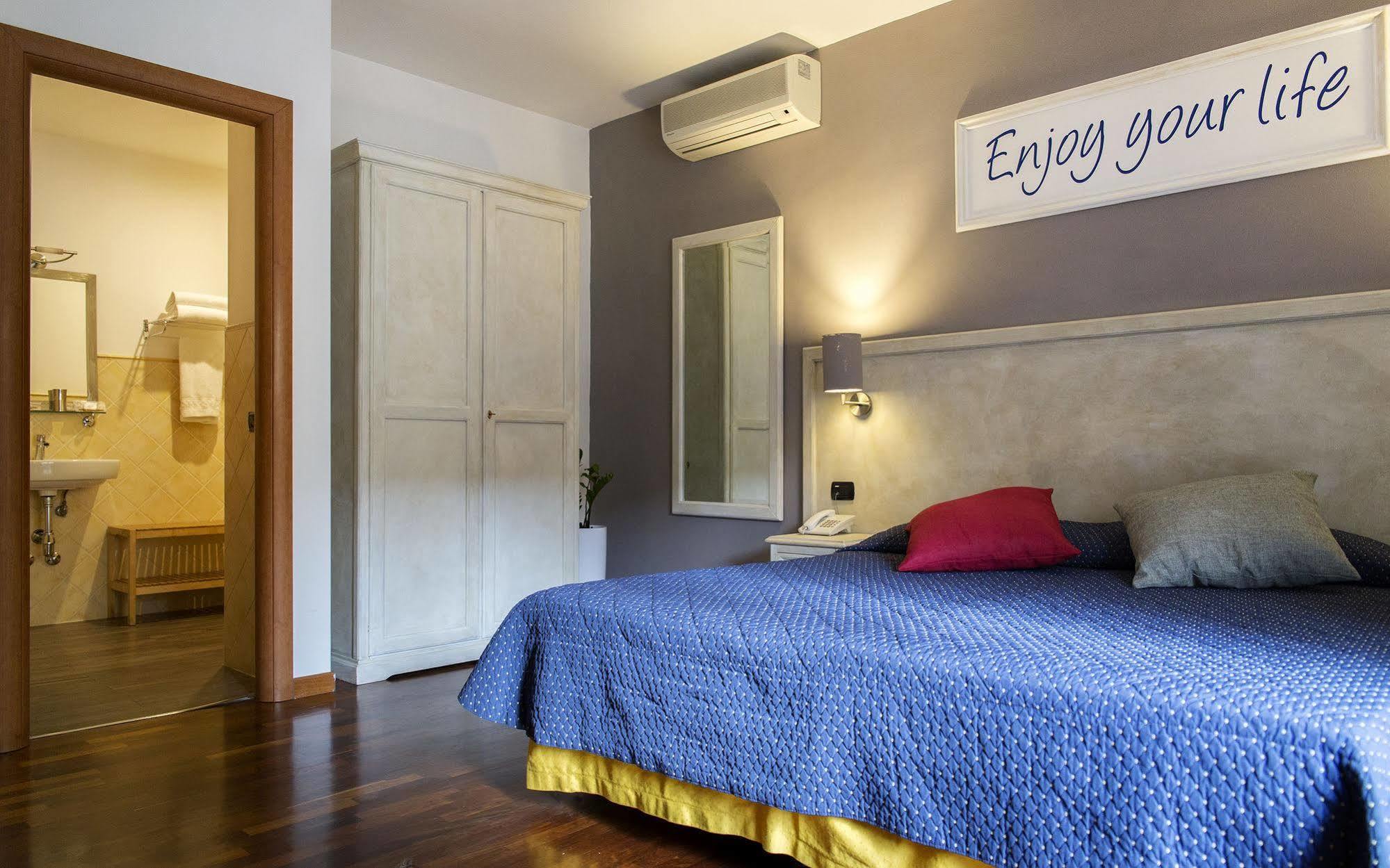 Inn Rome Rooms & Suites Bagian luar foto